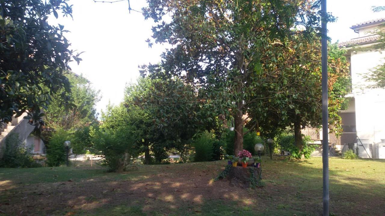 Hotel Le Vigne Contigliano Екстер'єр фото