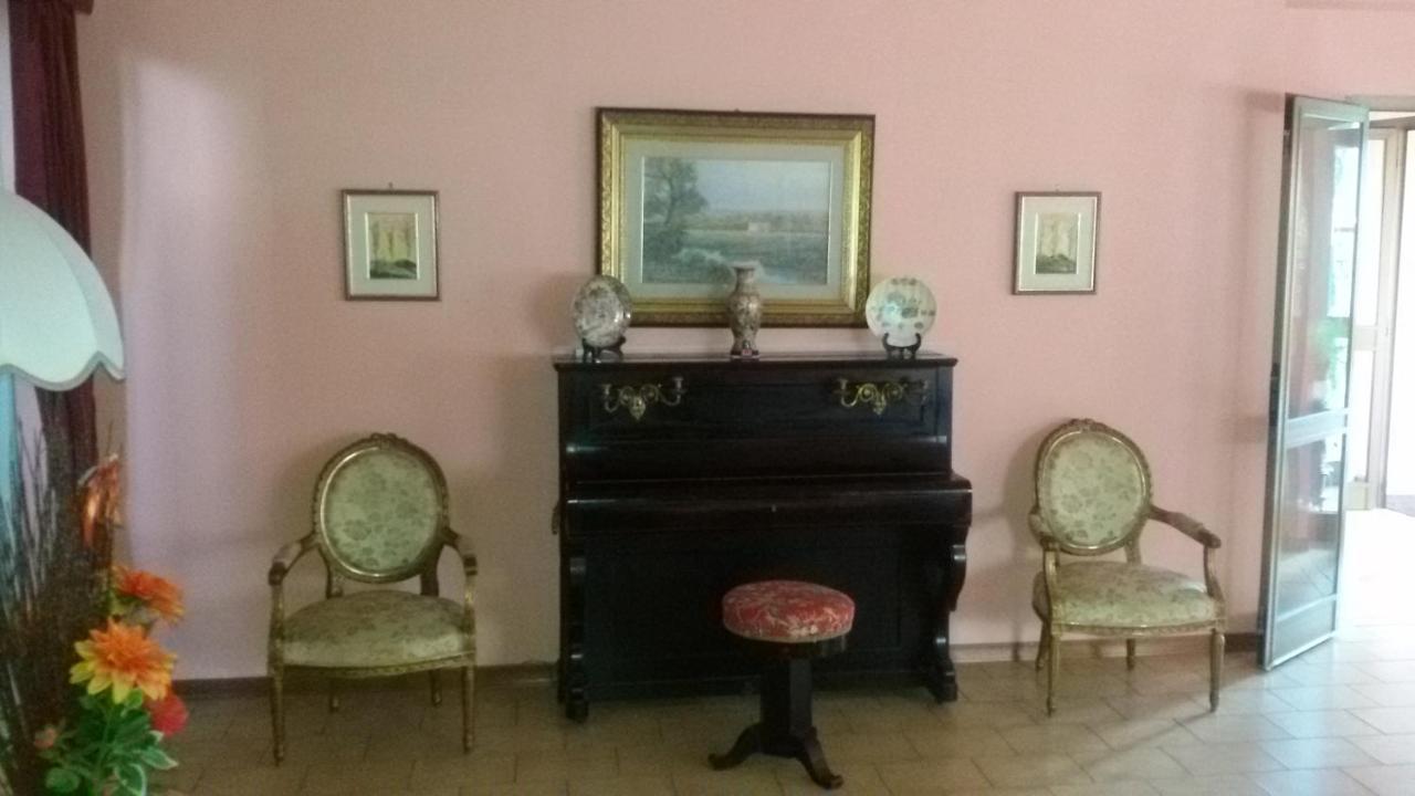 Hotel Le Vigne Contigliano Екстер'єр фото